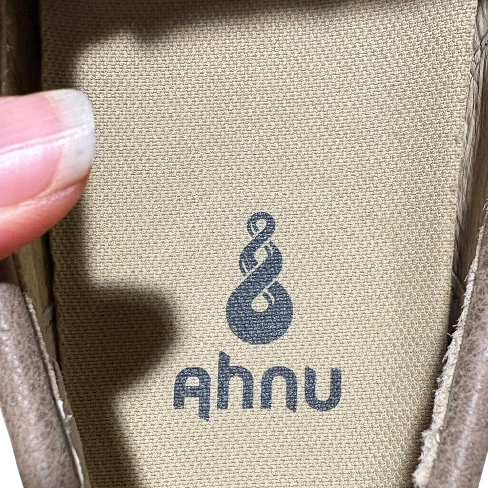 AHNU | Brown Leather Slip On Vibram Evaflex Loafers size 11 Contrast Stitch NEW - Picture 9 of 13
